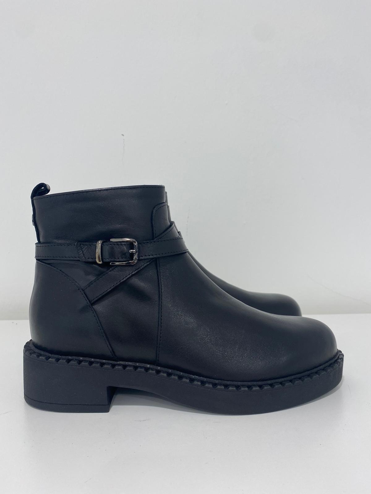 Tronchetto Albano in pelle Nero 1020